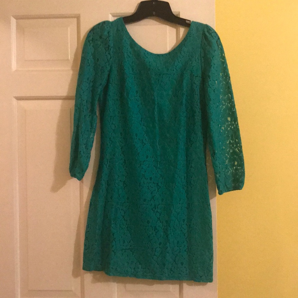 Dress with zipper on back